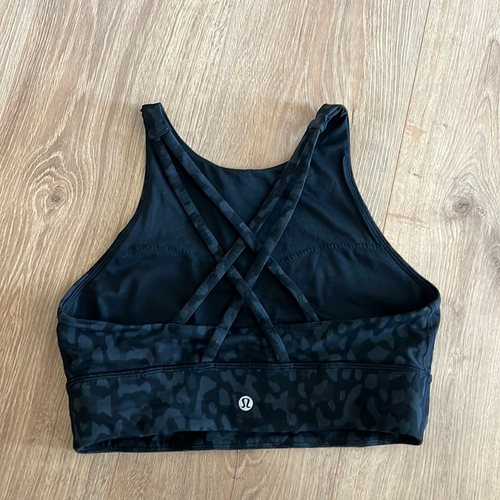 Lululemon sports bra